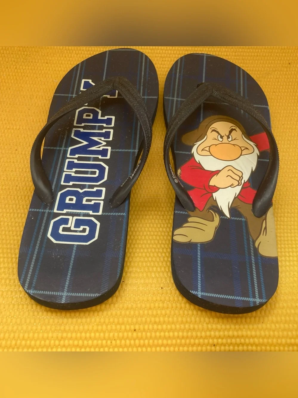 Men’s Disney Flip flops Size 9/10